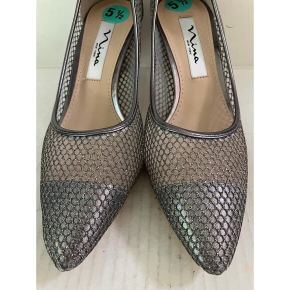 Mina New York Sheer Size 5.5 with Silver Mesh Pumps - Picture 5 of 8